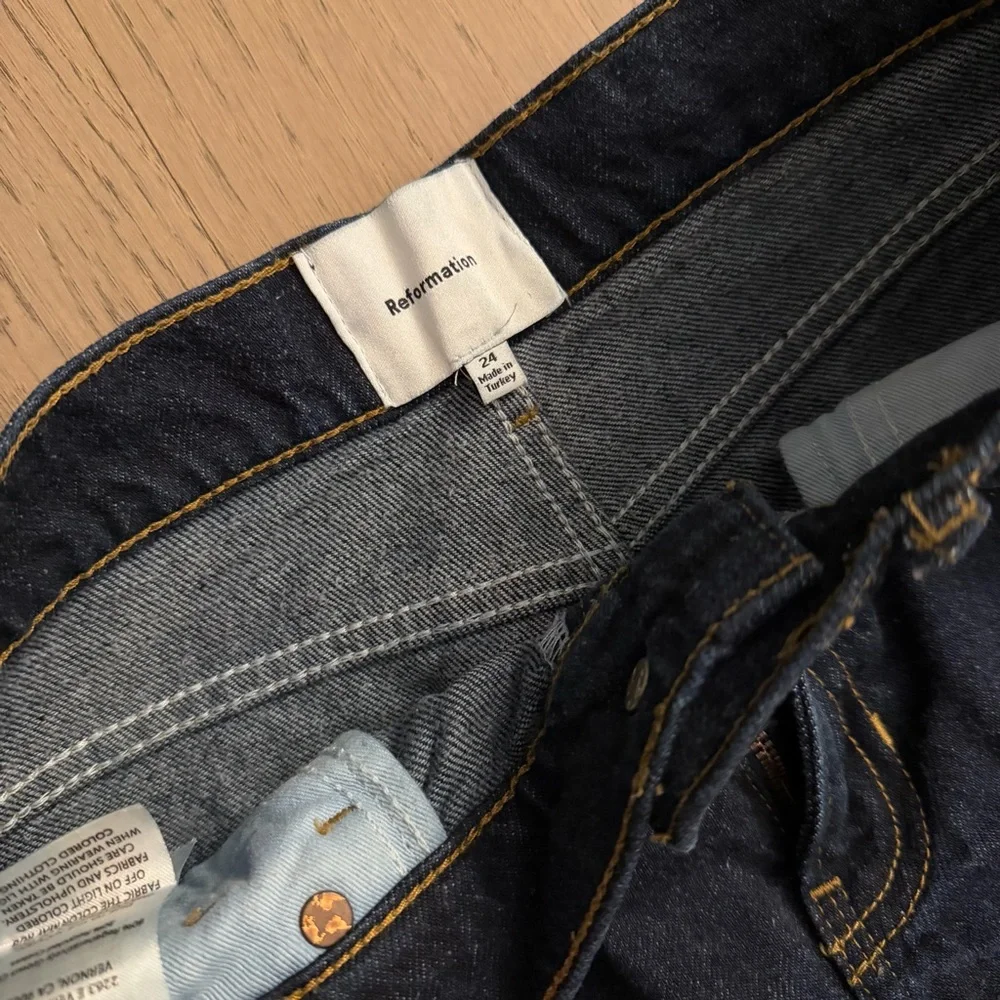 Reformation Cary Low Rise Slouchy Wide Leg Jeans in Ondine - Picture 6 of 10